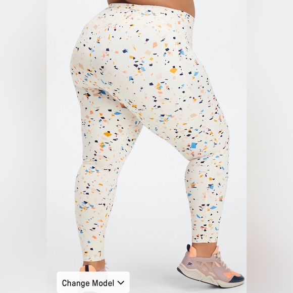 Fabletics Run Anywhere motion 365 HW 7/8 legging - Picture 2 of 8